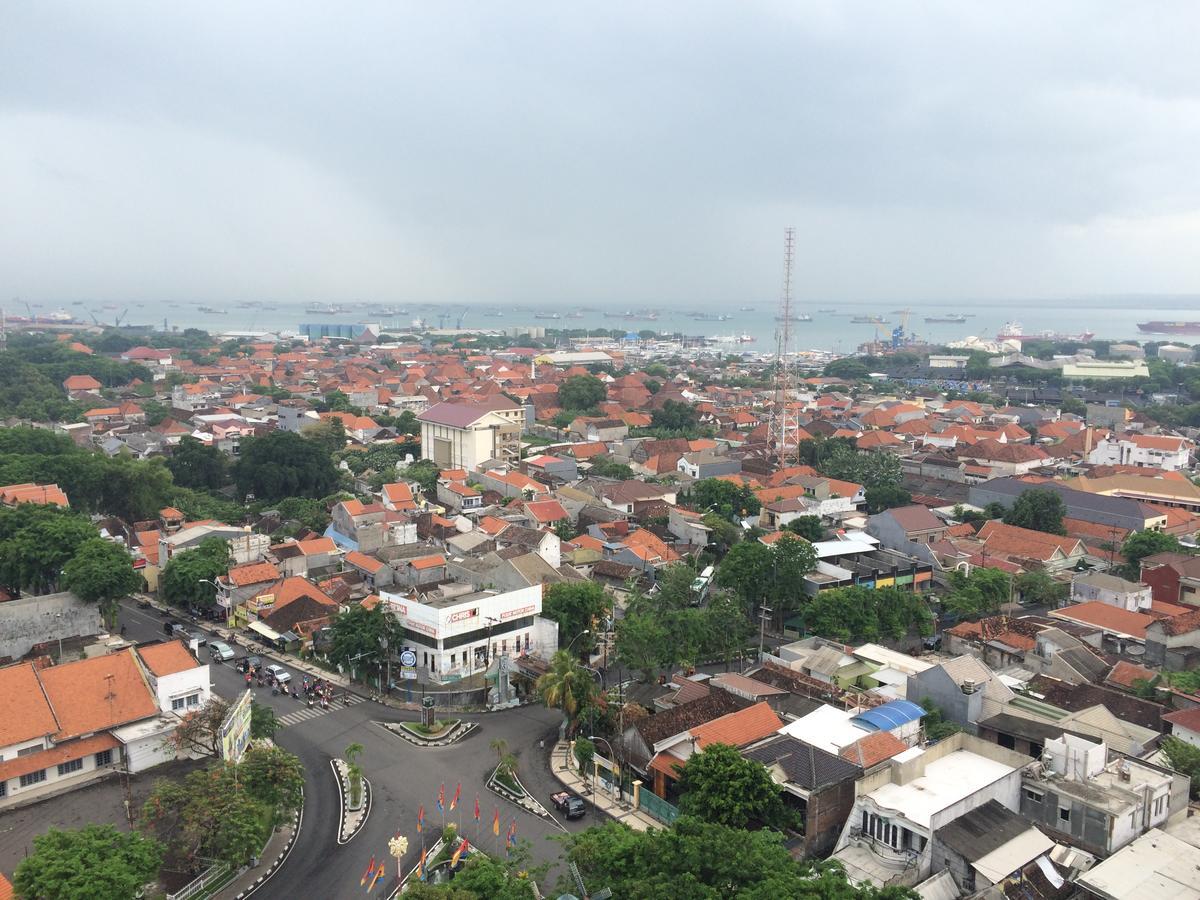 Готель Khas Gresik Екстер'єр фото